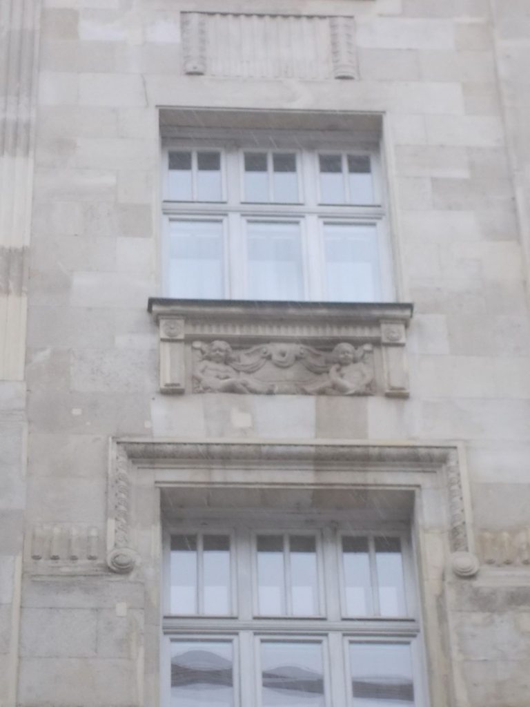 Money Market Funds Adjust as the Rate Cycle Turns A bank building exterior